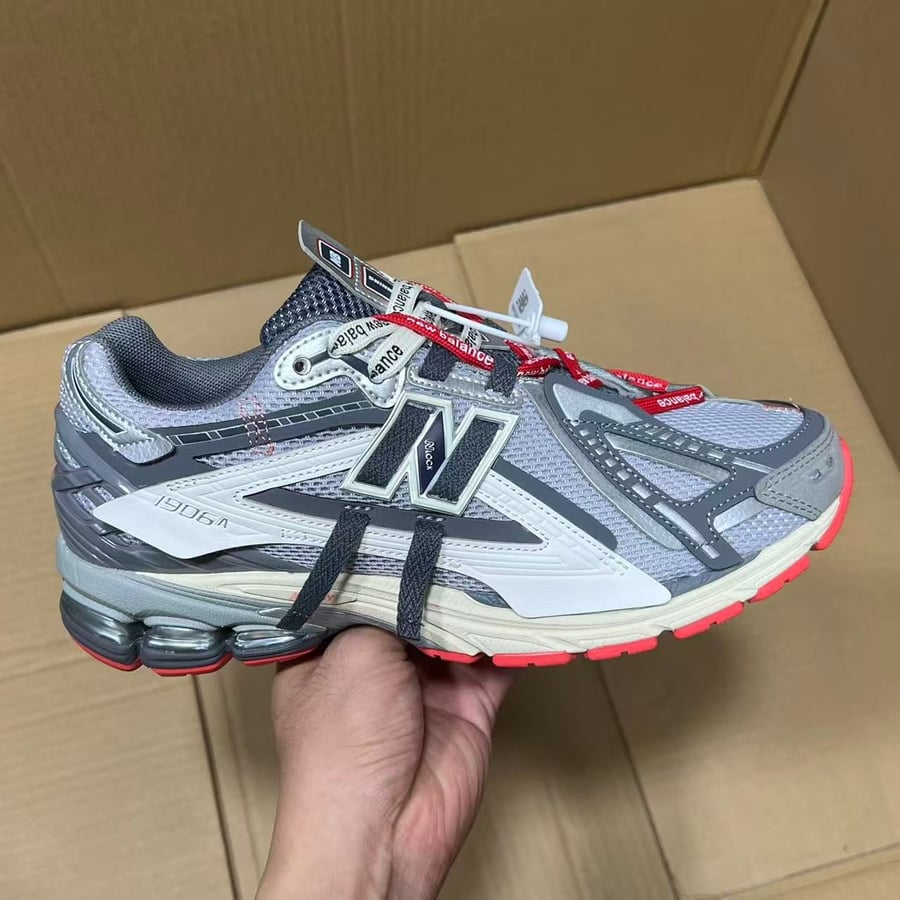 View 7 - Grey / Red