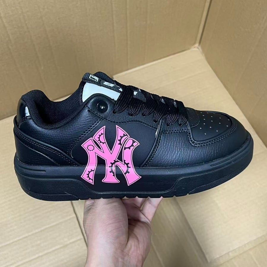 View 3 - Black / Pink