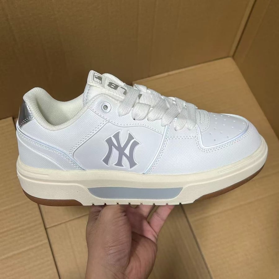 View 4 - White
