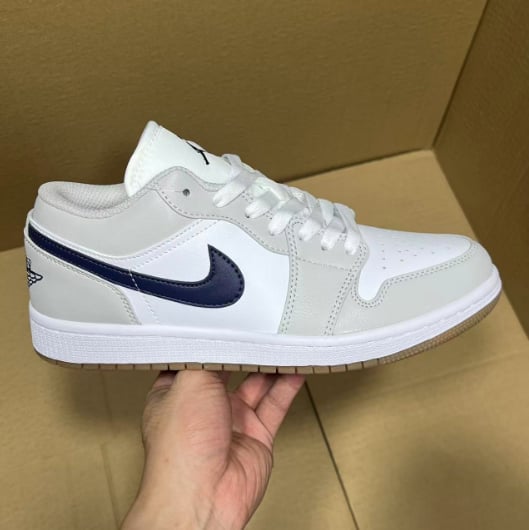 View 6 - White / Grey