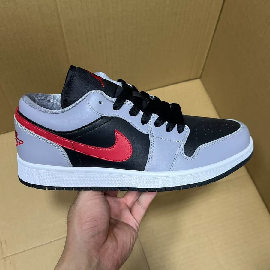 View 3 - Grey / Red
