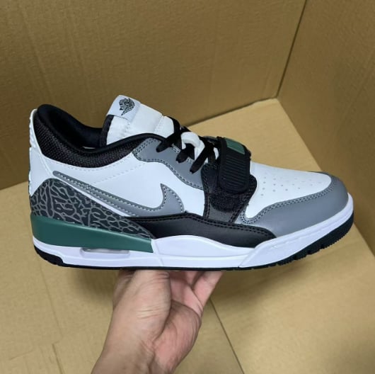 View 2 - White / Grey