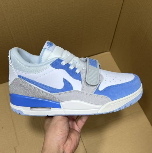 View 3 - White / Blue