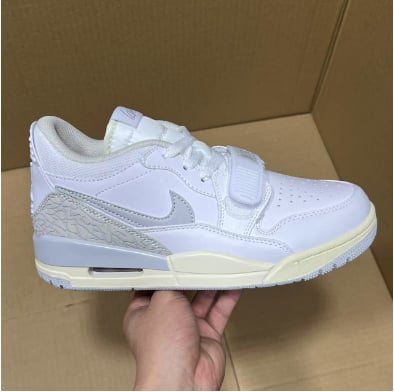 View 7 - White / Grey