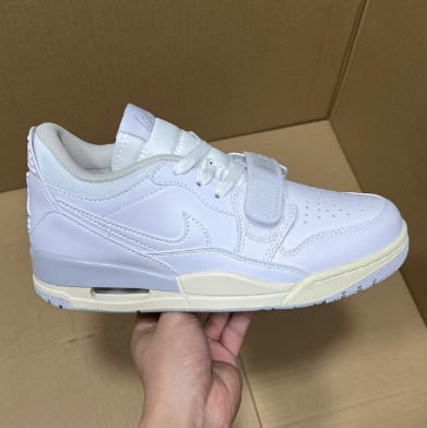 View 4 - White / Beige