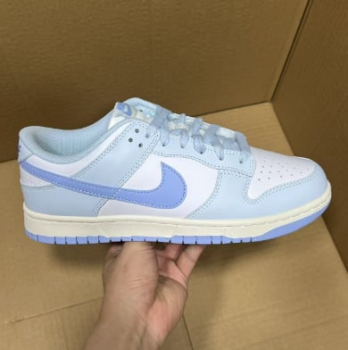View 3 - White / Blue