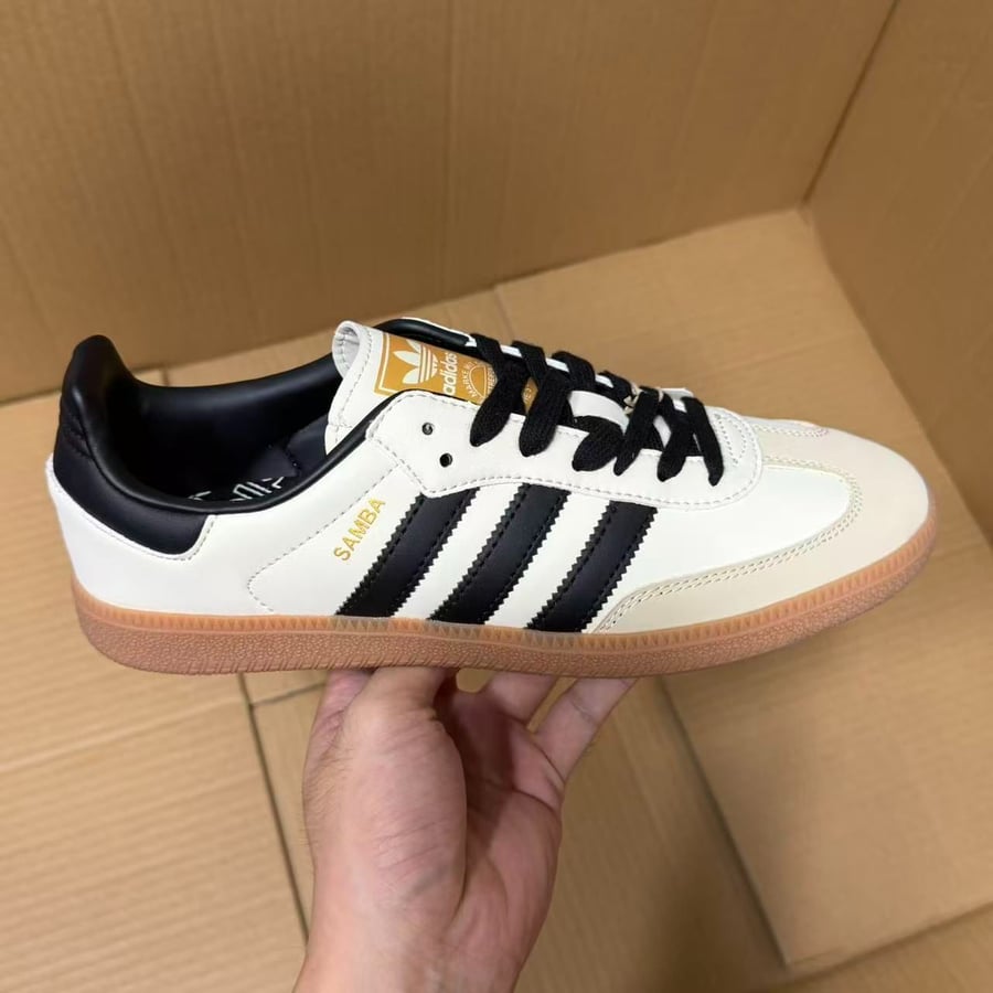 View 4 - Black / Beige