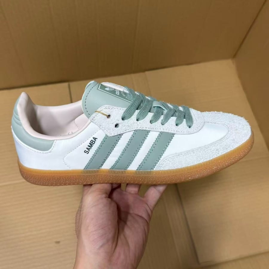 View 7 - White / Green