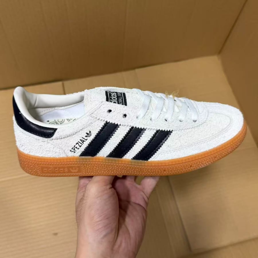 Sneakers N Batch German Trainer Series