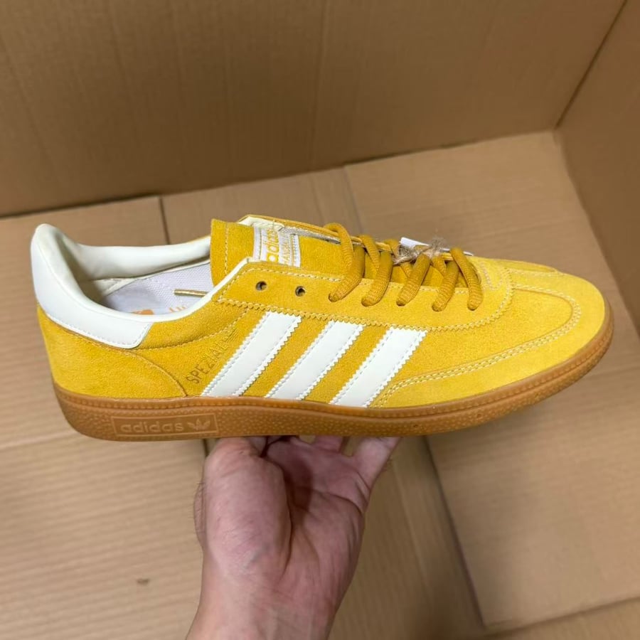 Sneakers N Batch German Trainer Series