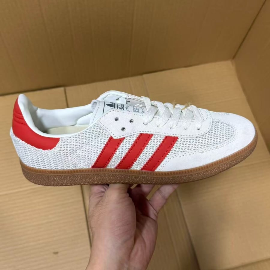 View 8 - White / Red