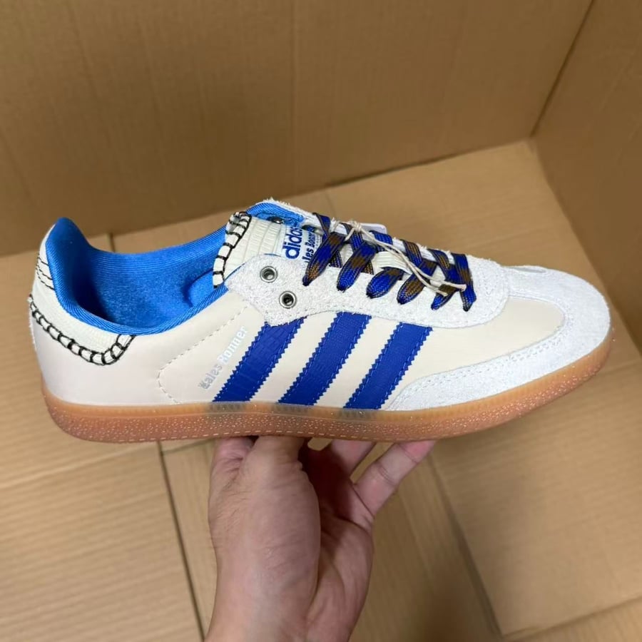 View 8 - Brown / Blue