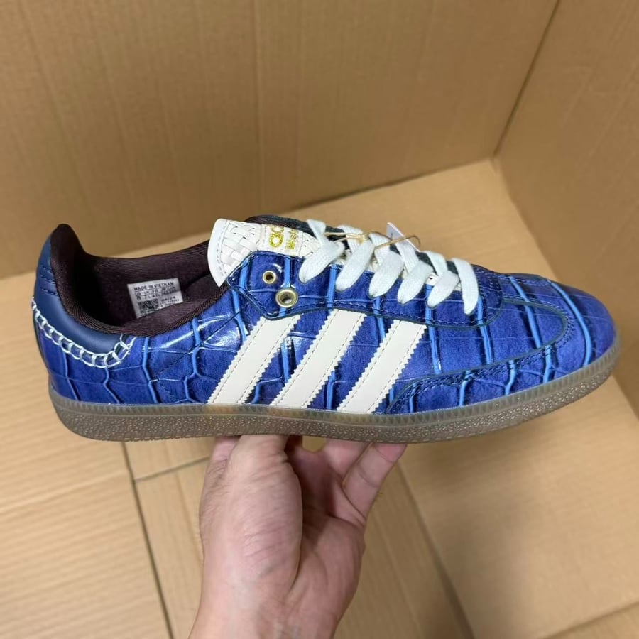 View 4 - Blue