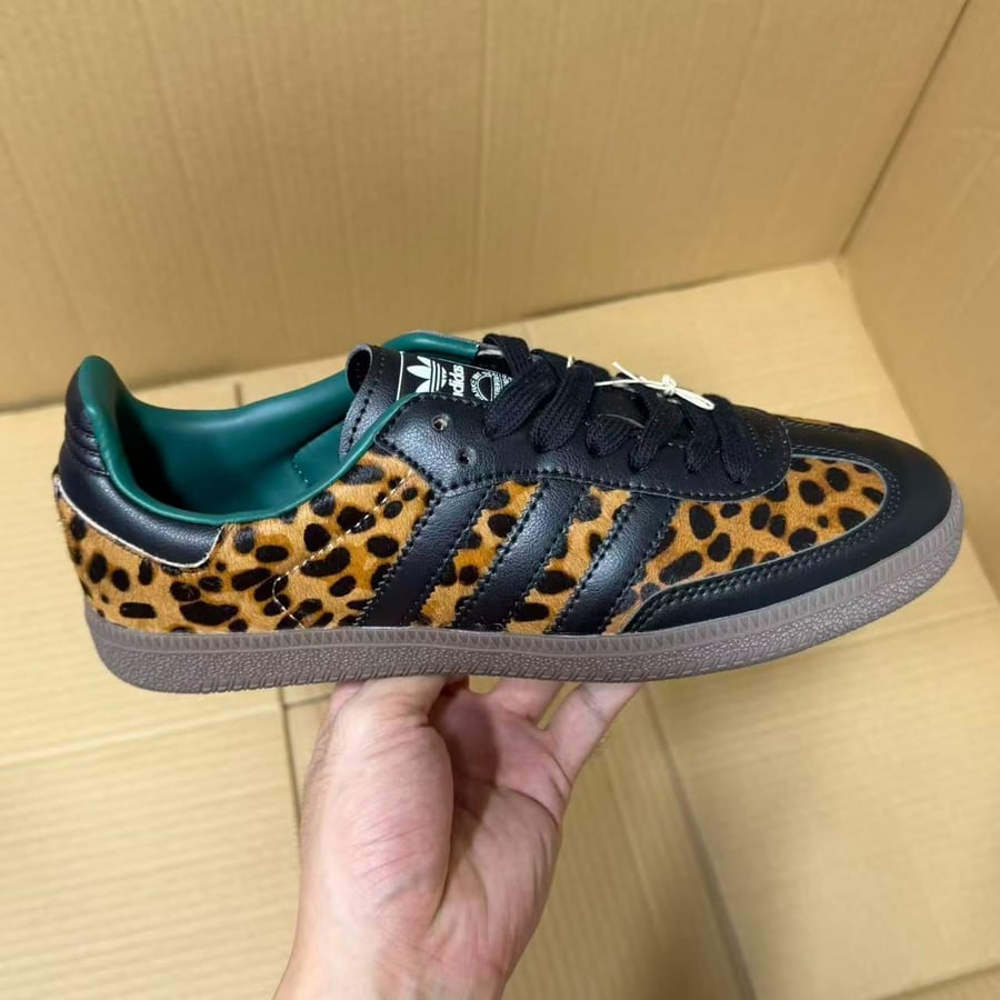 Sneakers N Batch German Trainer Series