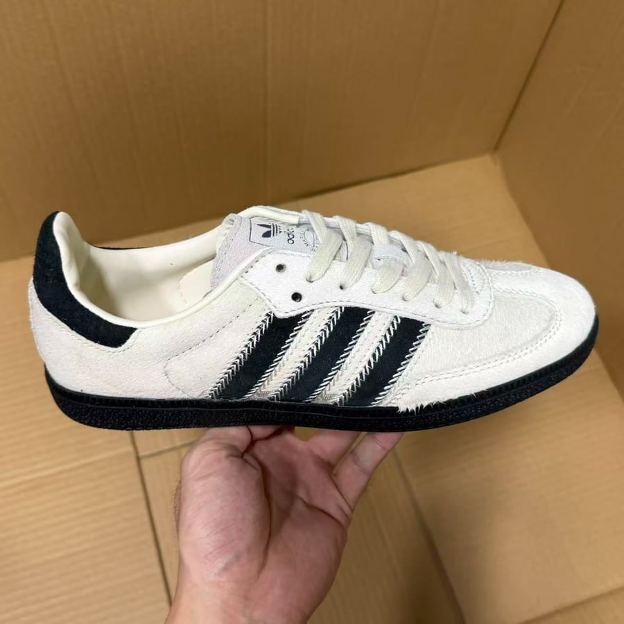 View 2 - Black / Grey