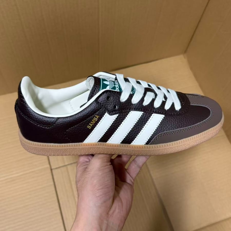 Sneakers N Batch German Trainer Series