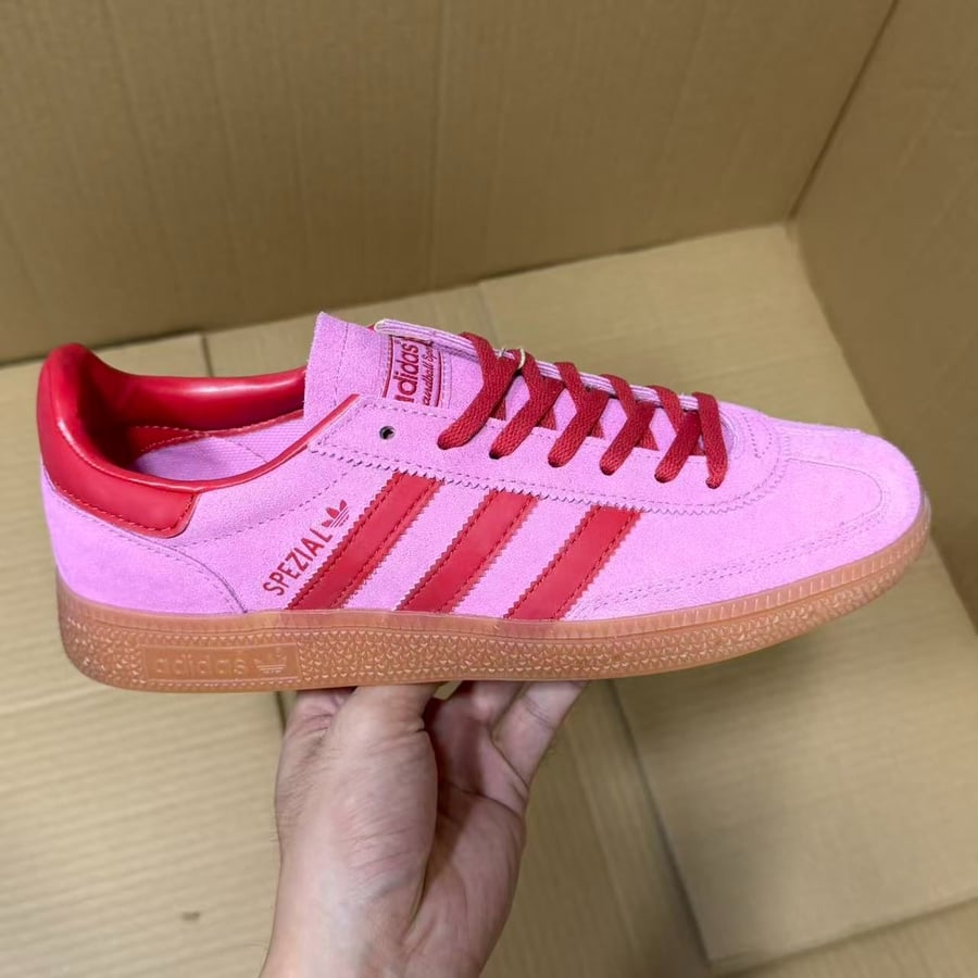Sneakers N Batch German Trainer Series