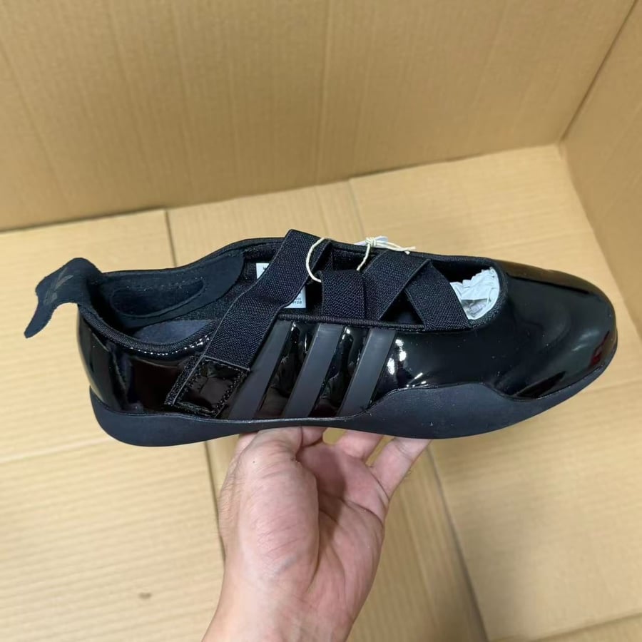 View 2 - Black