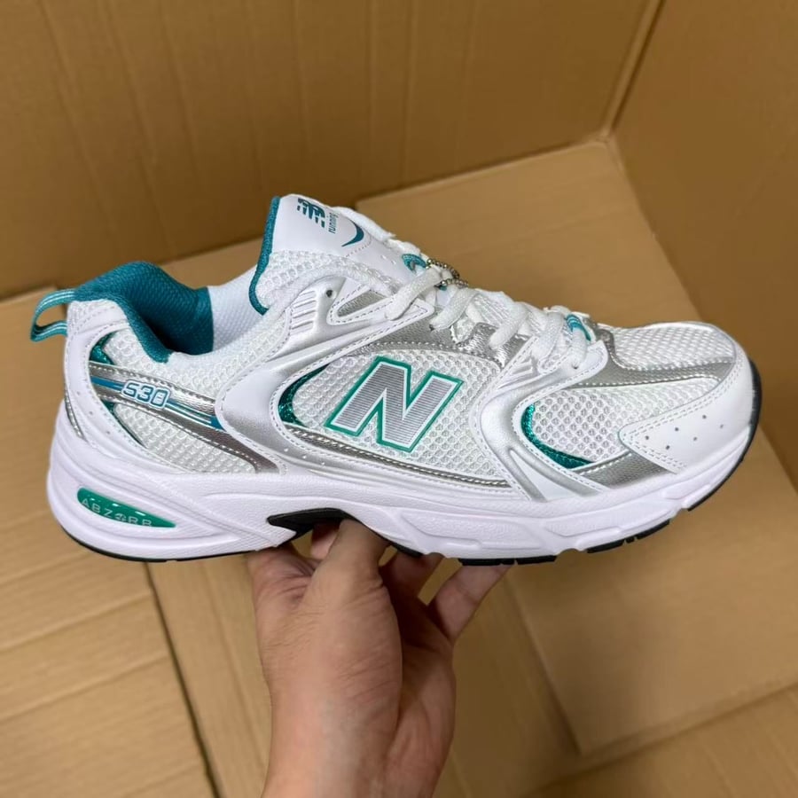 View 6 - White / Green