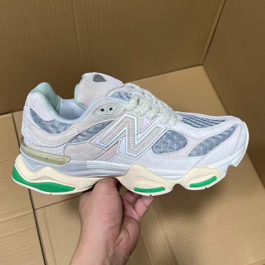 View 3 - Grey / Green