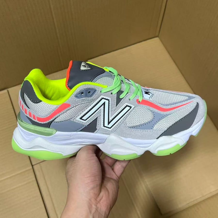 View 2 - Grey / Green