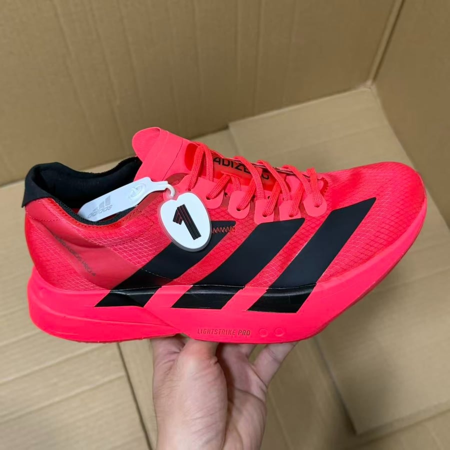 View 8 - Black / Red
