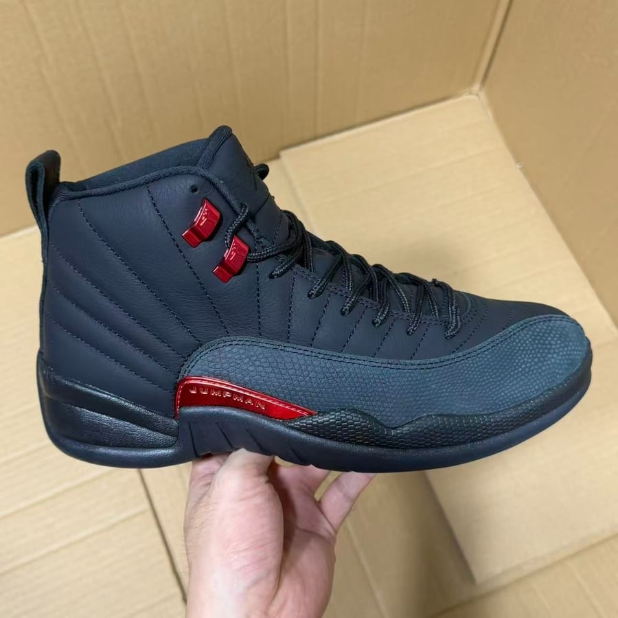 View 4 - Black / Red
