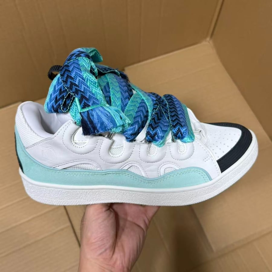 View 4 - White / Blue