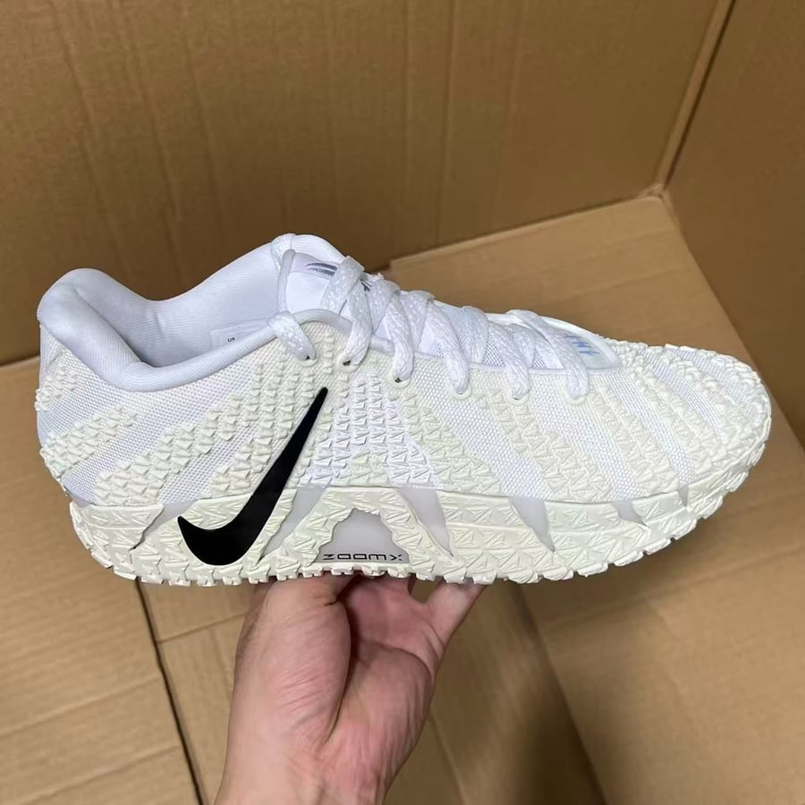 View 2 - White / Beige