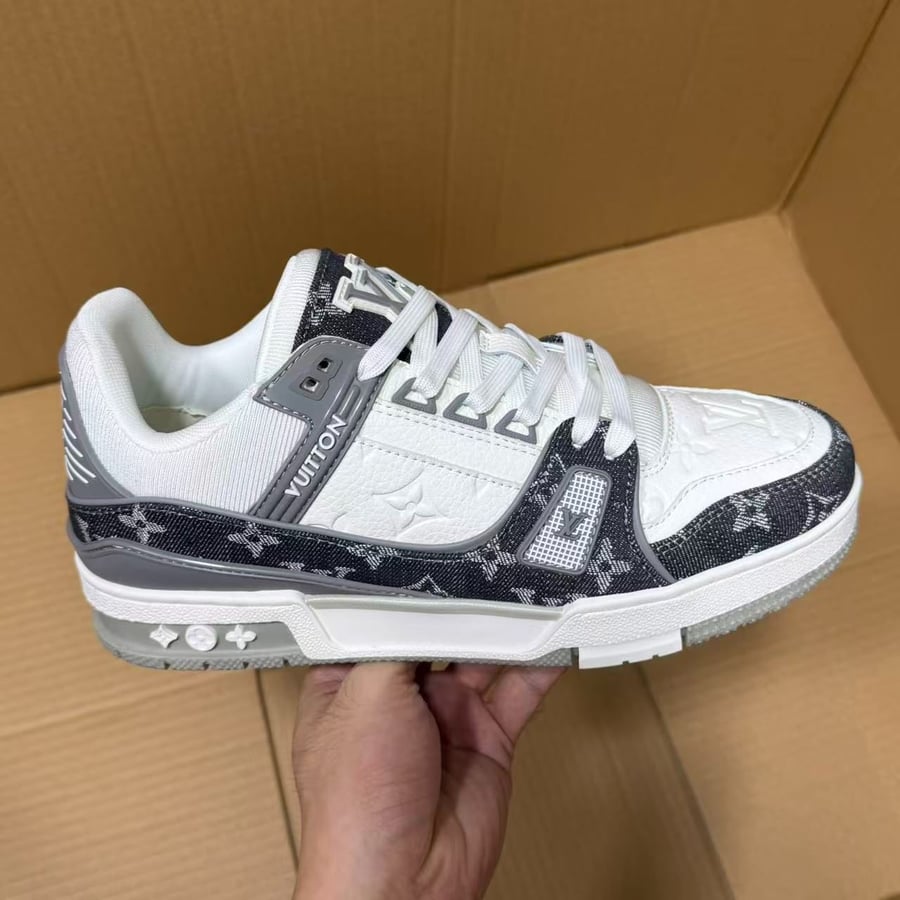 View 2 - White / Grey