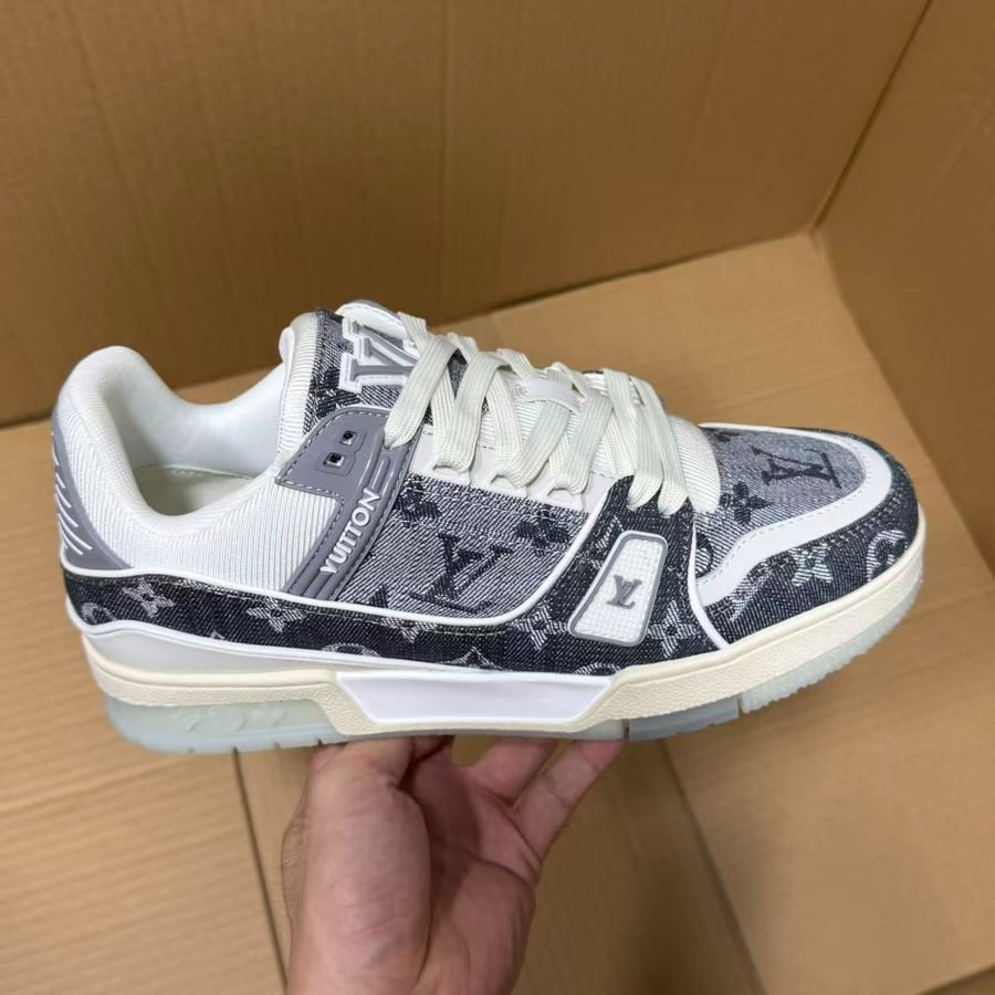 View 2 - White / Grey