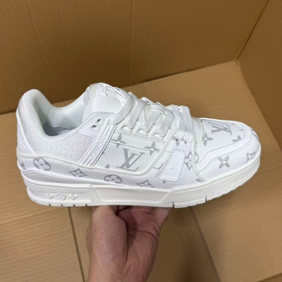 View 8 - White / Grey