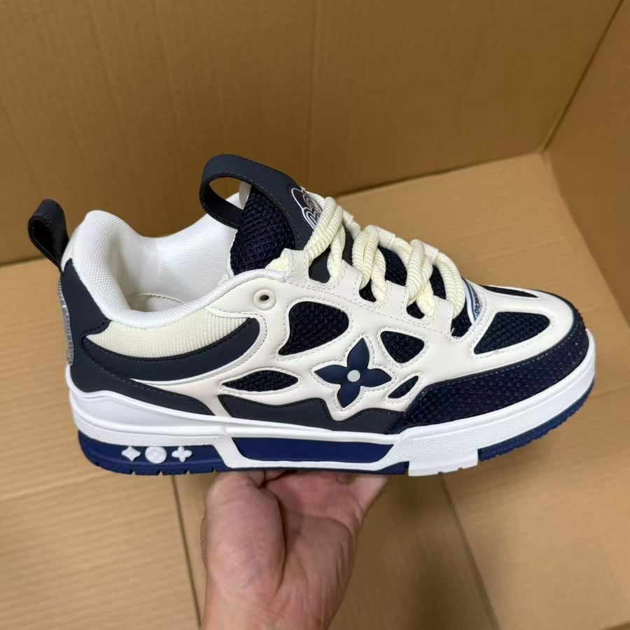 View 8 - White / Blue