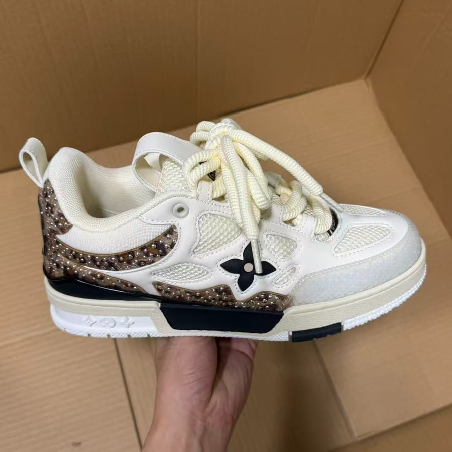 View 2 - White / Brown