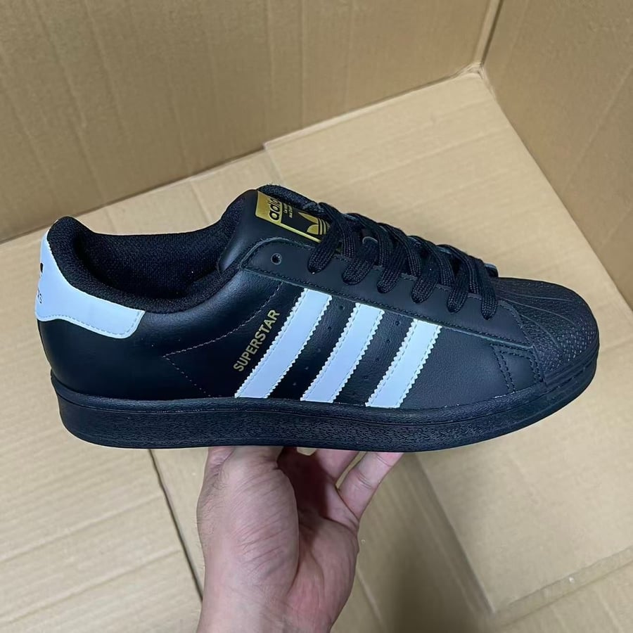 View 2 - Black / Gold