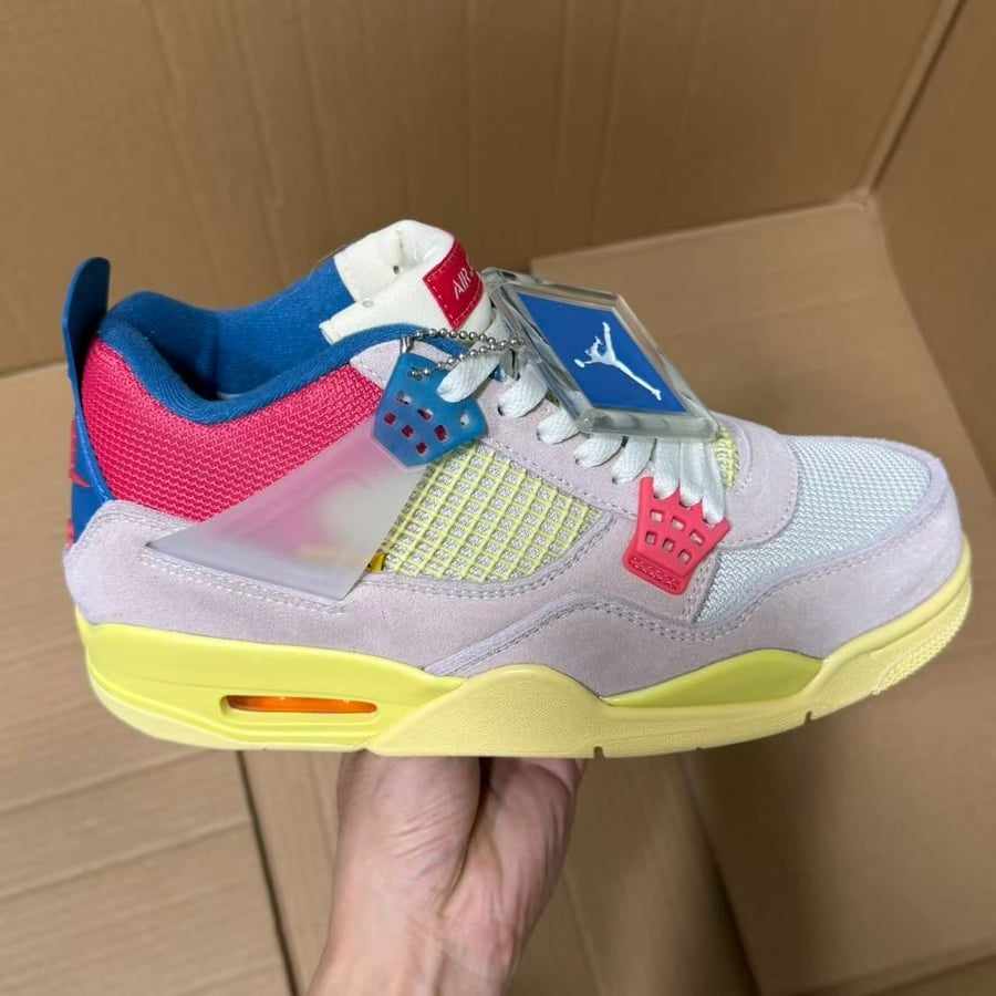 View 3 - Blue / Pink