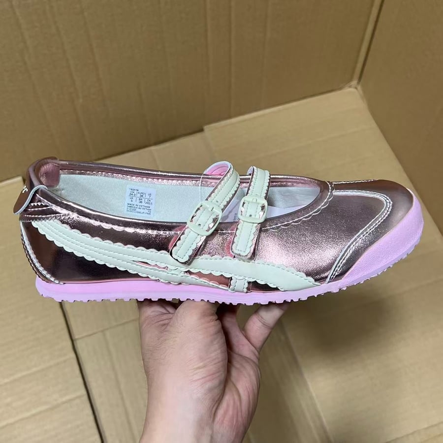 View 6 - White / Pink