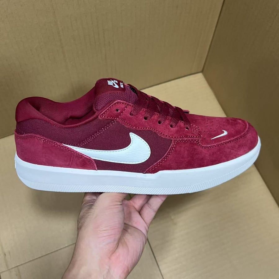 View 2 - White / Red