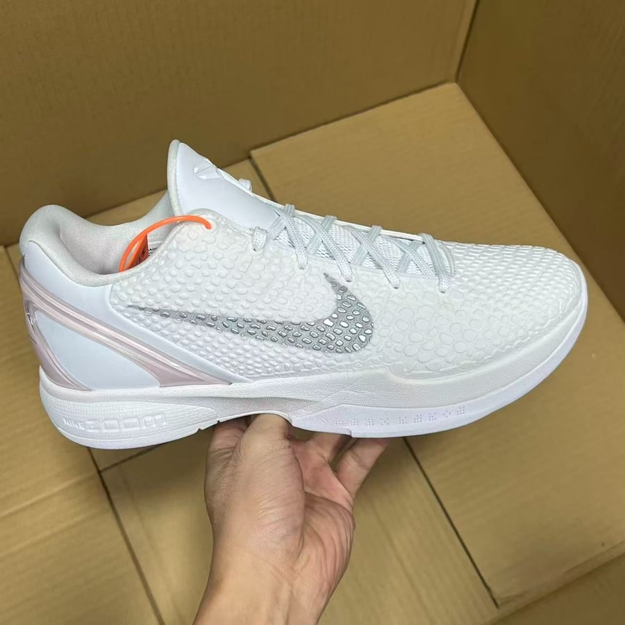 View 3 - White / Grey