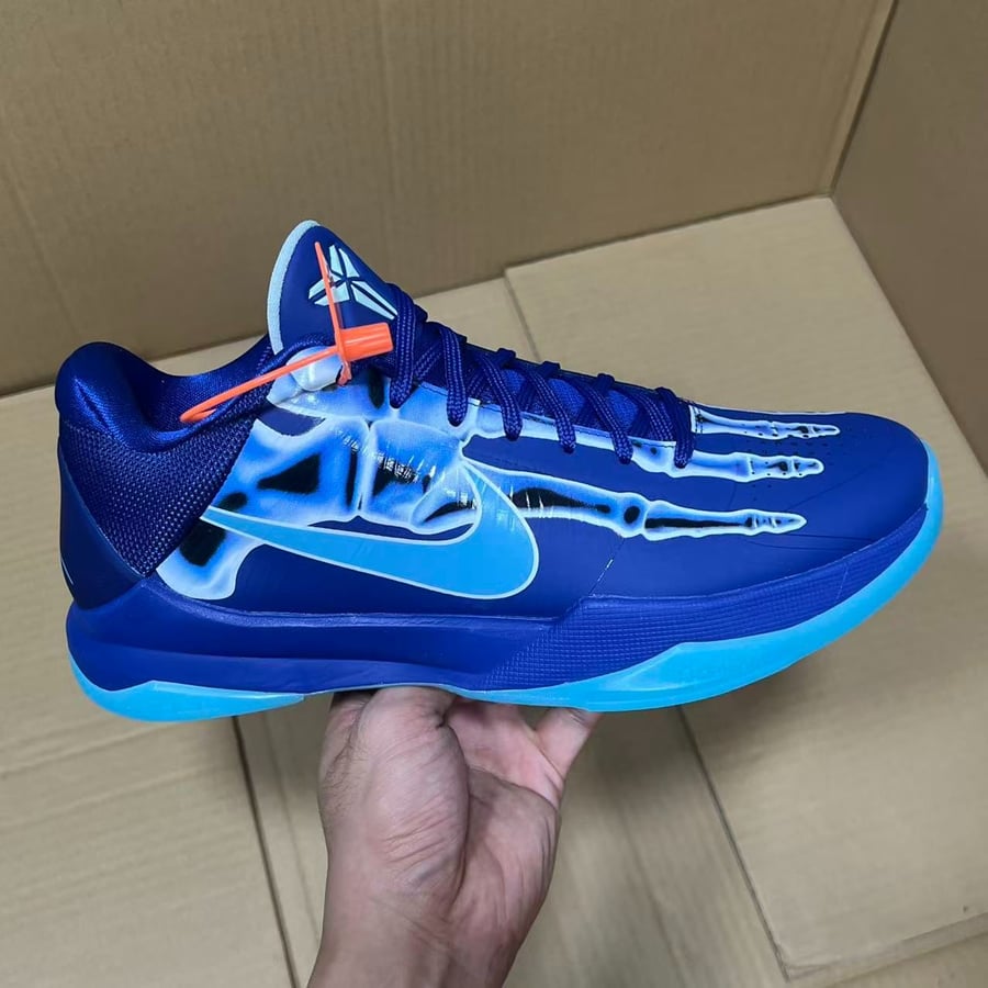 View 7 - Blue