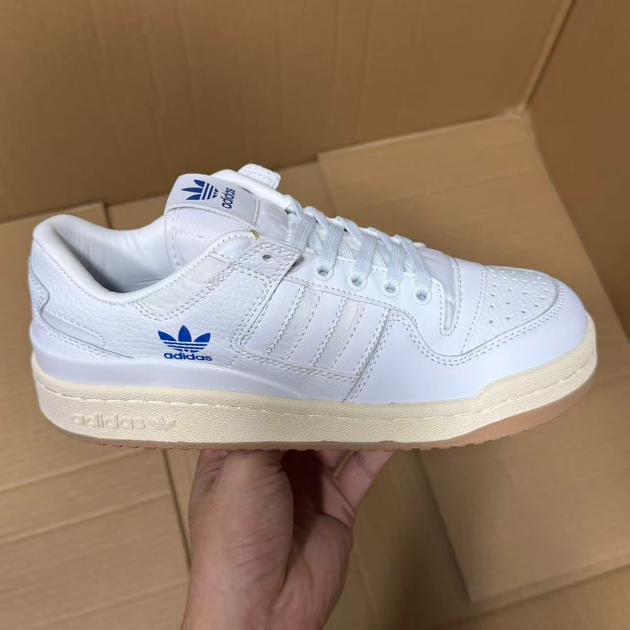 View 2 - White / Blue