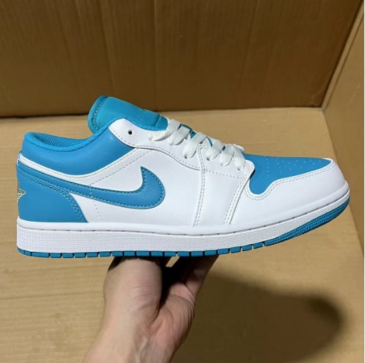 View 3 - White / Blue
