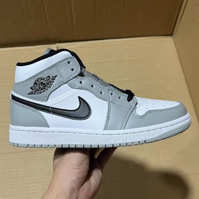 View 2 - White / Grey