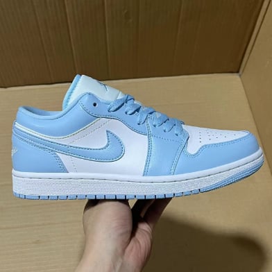View 4 - White / Blue