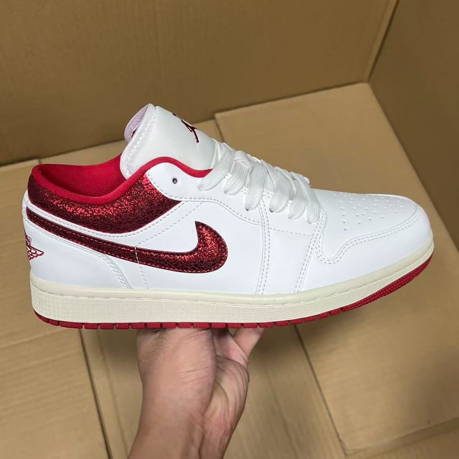 View 4 - White / Red