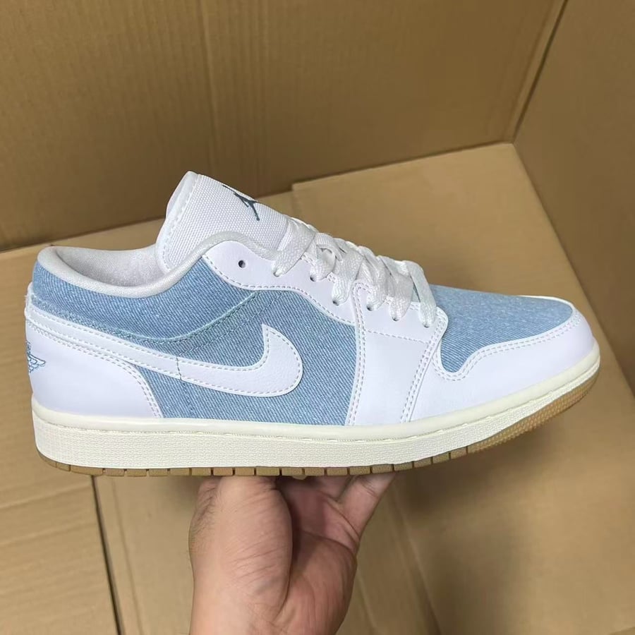 View 2 - White / Blue