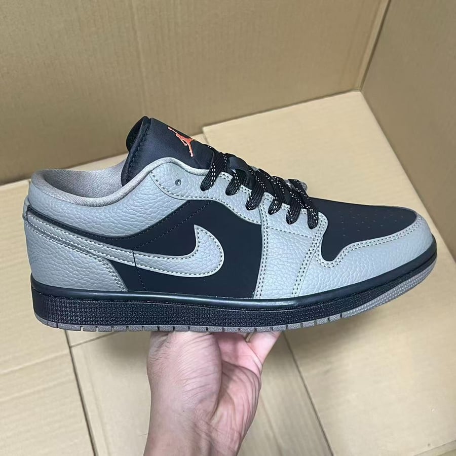 View 6 - Black / Grey