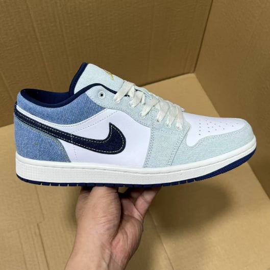 View 2 - White / Blue
