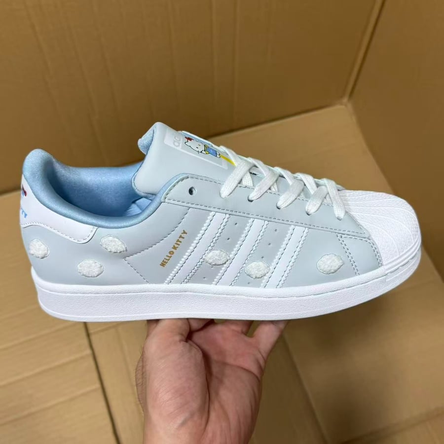 View 5 - White / Blue