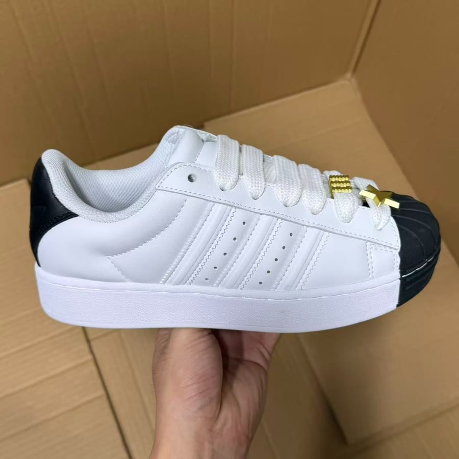 View 7 - White / Gold